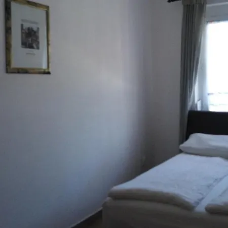 Mit Pool, Wlan Direkt Am 60qm Балатонмариафюрдё