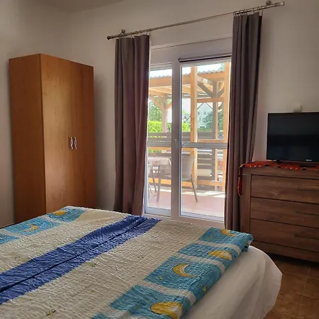 Apartment Mit Pool, Wlan Direkt Am 60qm Balatonmariafurdo